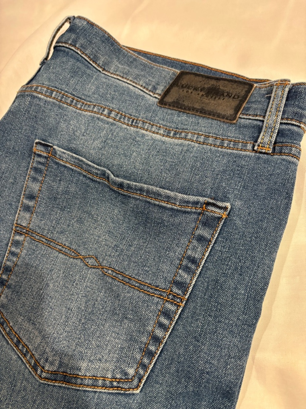 Lucky Brand Men's 410 Athletic Slim Jeans - Picture 2 of 6
